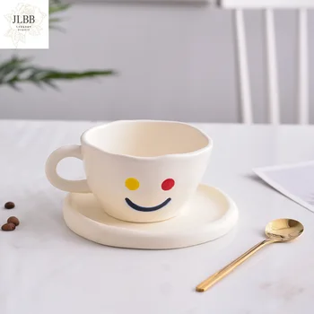 Sevimli Gülümseme Kupa Gülümseme Plaka Mat Seramik Kahve çay bardağı Seti Yaratıcı Fincan Tabağı Ev Ofis Drinkware Benzersiz Doğum Günü Hediyeleri  5